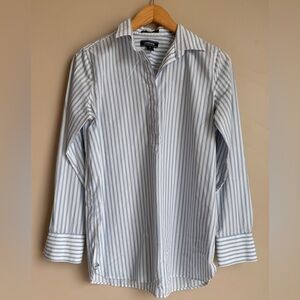 LANDS END Women's No‎ Iron Button Front Shirt blue and white stripe Cotton Beach